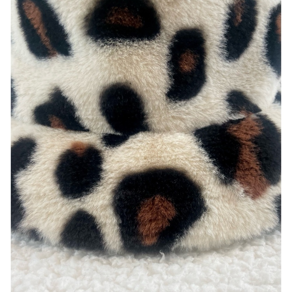 BADGLEY MISCHKA • Leopard Print Faux Fur Bucket Hat - Picture 6 of 11